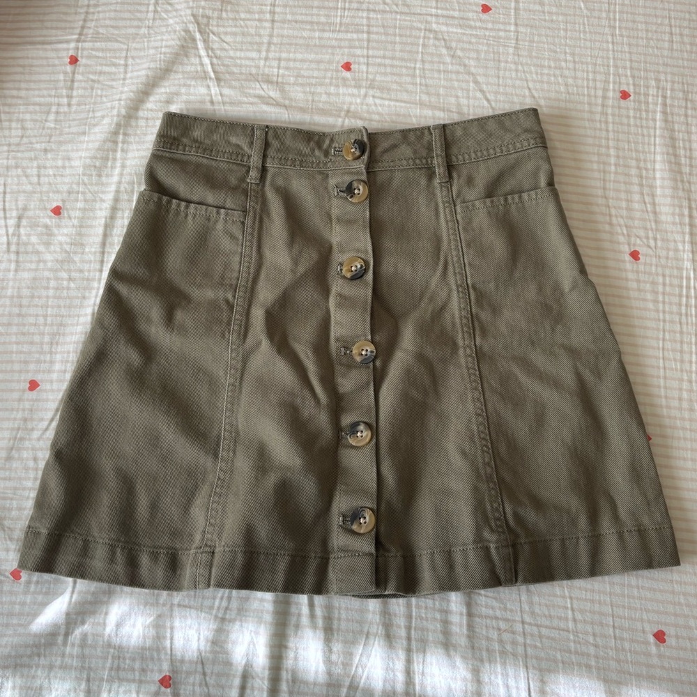 h&m button down skirt